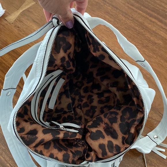 New Beautiful White Leather Satchel Med size - Picture 9 of 9